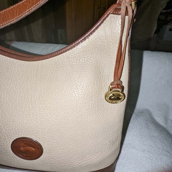 Vintage Dooney and Bourke all weather cream and brown leather trim shoul… - Picture 8 of 15